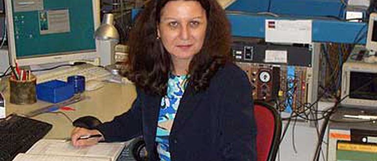 Eva Maria Wild im VERA-Labor (Foto: Universität Wien)