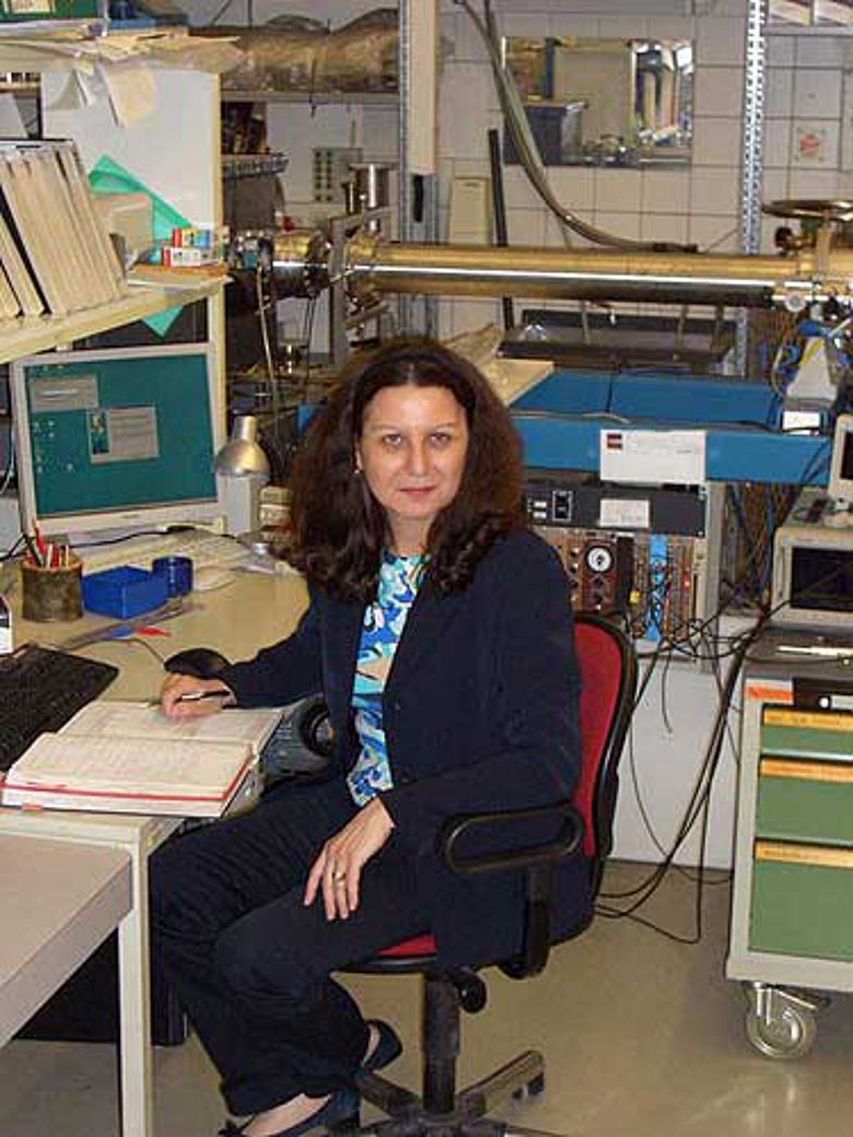 Eva Maria Wild im VERA-Labor (Foto: Universität Wien)