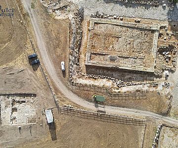 Ausgrabung des etruskischen Tempels (Drohnenfoto)
