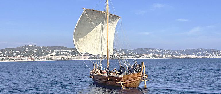 Seit mehr als einer Woche segelt die Crew der Universität Trier mit der Bissula in der Bucht von Cannes, um Daten und Erkenntnisse zum antiken Seehandel zu gewinnen
