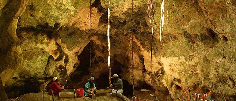 Archäologische Ausgrabungen in der Kuumbi-Höhle auf der Insel Sansibar