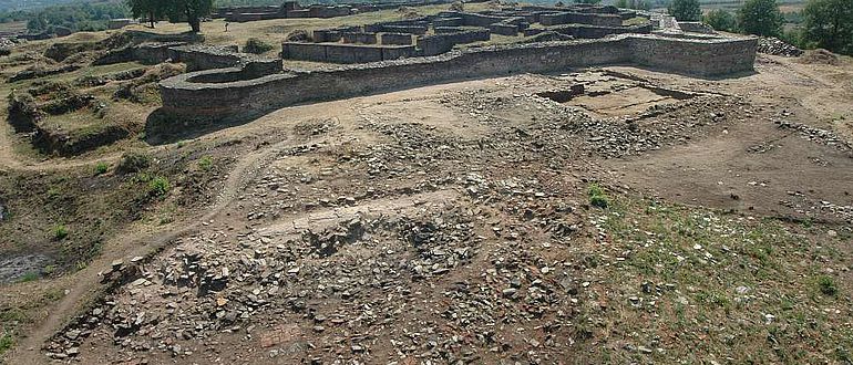 Ansicht der Akropolis von Caričin Grad