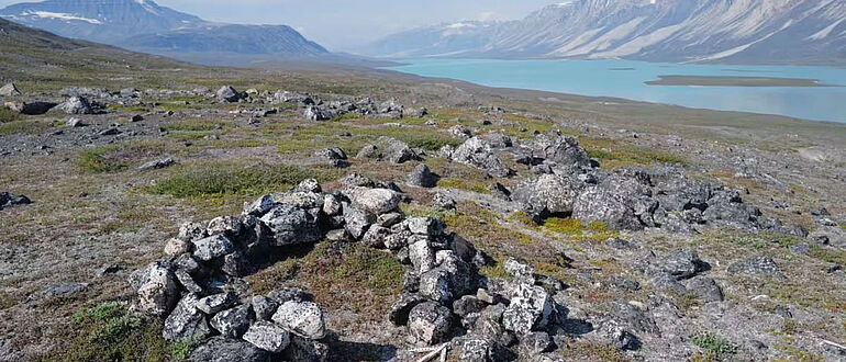 Übernachtungsstelle von Karibujägern im Westen Grönlands