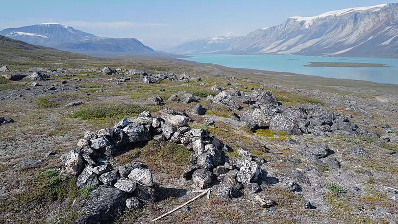 Übernachtungsstelle von Karibujägern im Westen Grönlands