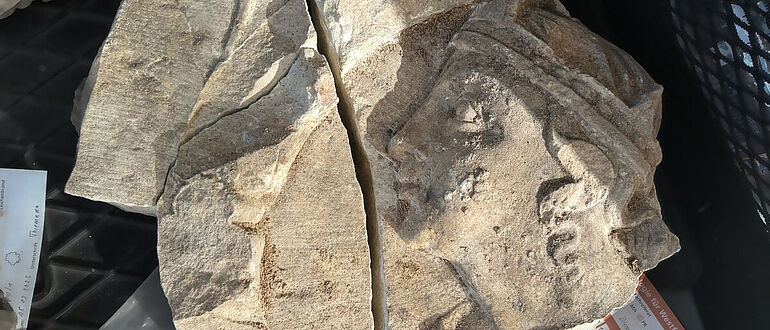 Königsportrait auf Mindener Fassadenstein