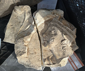Königsportrait auf Mindener Fassadenstein