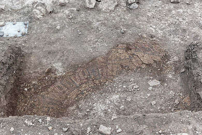 Reste des Mosaikbodens des römischen Hauses auf Sizilien