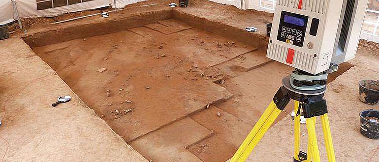 Dokumentation der Breitenbacher Elfenbeinwerkplätze mittels eines 3D-Lasercanners (Foto: Tim Matthies)