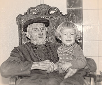 Hundertjähriger mit Kind