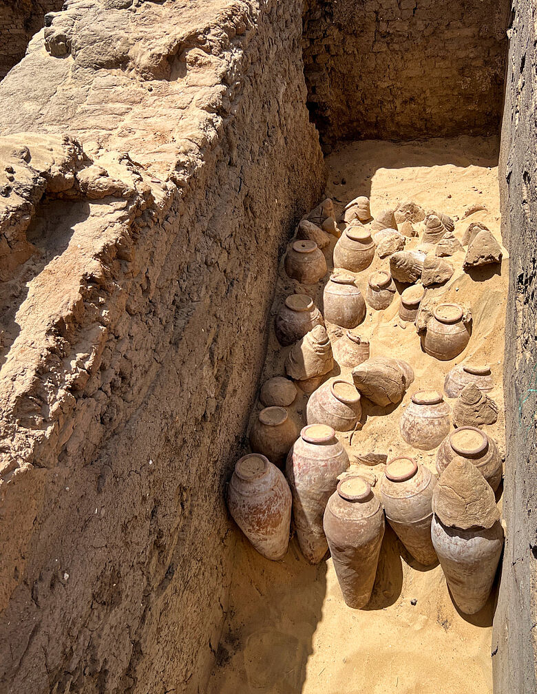 Weinkrüge im Grab der Königin Meret-Neith