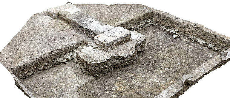 Ausgrabungsfläche am Standort des Grabmals Ottos I.