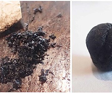 Nachdem Teer mit der Kondensationsmethode aus Steineibenblättern gewonnen wurde, kann er mit einem Steinwerkzeug von der Oberfläche des teerbedeckten Steins gekratzt werden