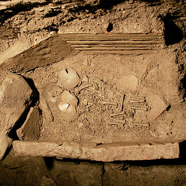 Doppelbestattung zweier Neugeborener in Ephesos