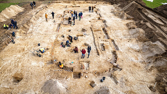 Ausgrabung bronzezeitlicher »Königshalle«