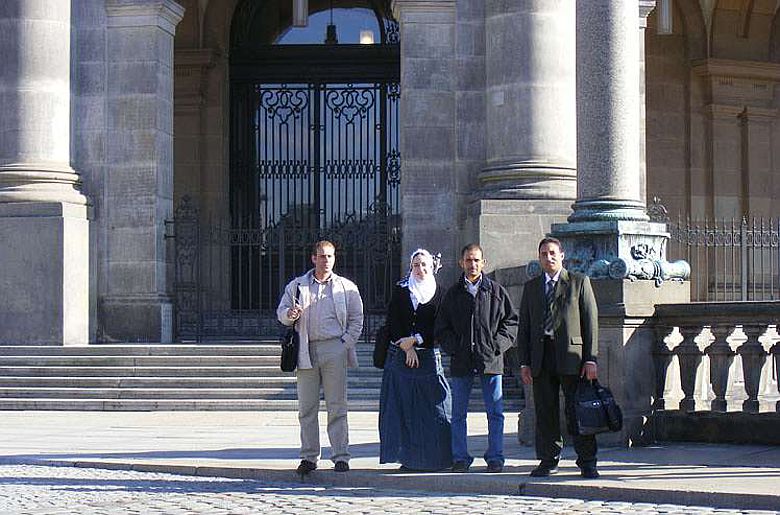 Stipendiaten des DAI Kairo vor dem Berliner Dom (Foto: DAI)