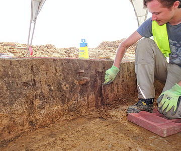 Eisenzeitliche Grube im Grabungsprofil