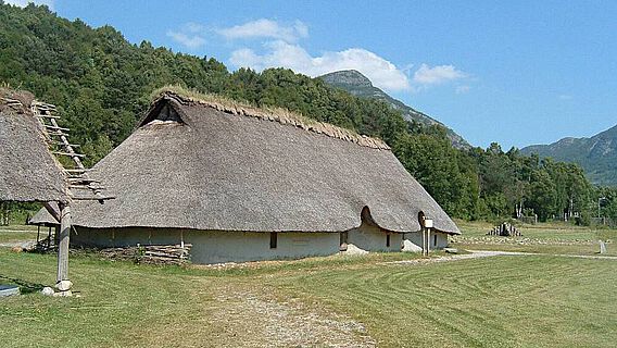 Rekonstruktion eines bronzezeitlichen Hauses nahe Forsand in Südwestnorwegen
