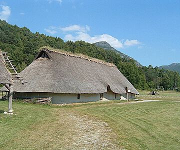 Rekonstruktion eines bronzezeitlichen Hauses nahe Forsand in Südwestnorwegen