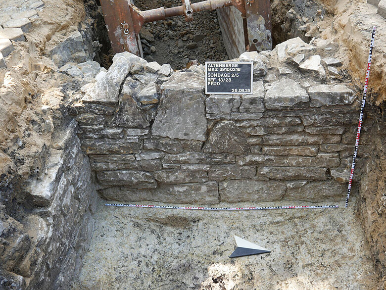 Bruchsteinmauerwerk des 13. Jahrhunderts