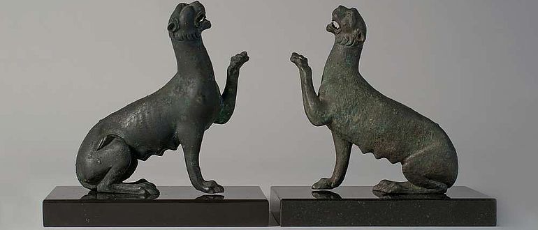 Original des Pantherweibchens links, Replik rechts