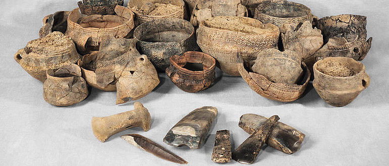 Neolithische Grabbeigaben