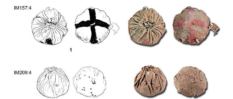 Die drei Lederbälle mit Durchmessern zwischen 7,4 und 9,2 cm sind zwischen 3200 und 2900 Jahre alt.