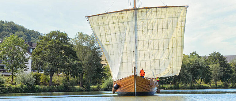 Nachbau römisches Handelsschiff auf der Mosel