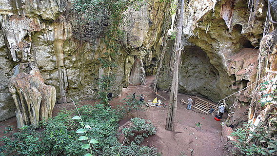 Höhlengrabung in Kenia