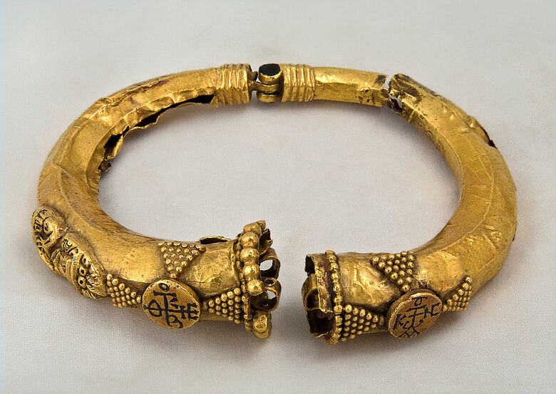 Byzantinischer Armreif aus dem Nationalen Historischen Museum der Ukraine