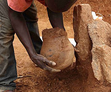 Ausgrabung Nok-Gefäß Ifana 3