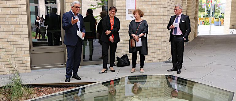 Vorstellung der Funde am Rheinkontor im Zollhafen Mainz