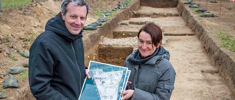 Limes-Koordinator und Grabungsleiterin
