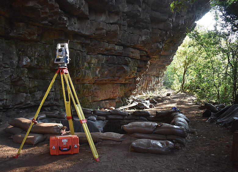 Umhlatuzana Rosk Shelter
