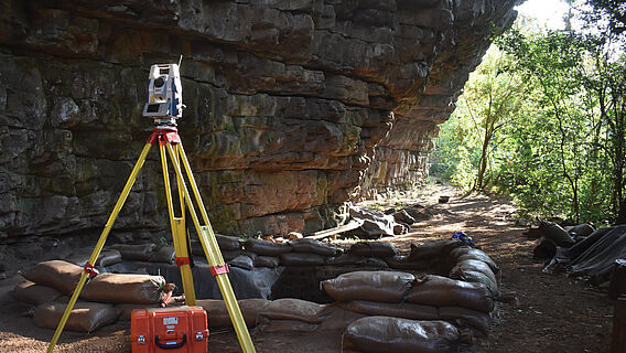 Umhlatuzana Rosk Shelter