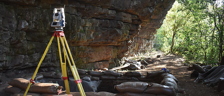 Umhlatuzana Rosk Shelter