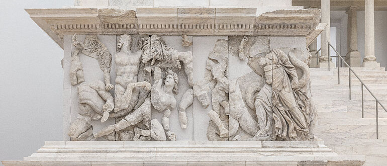 Pergamonaltar, Gigantenfries Pergamonaltar, Gigantenfries