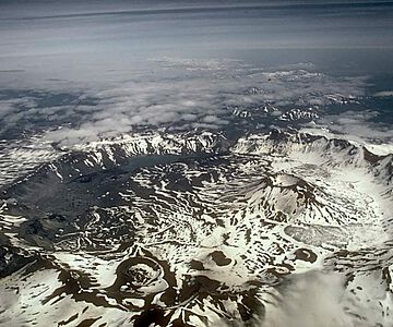 Caldera von Aniakchak auf der Alaska-Halbinsel mit einem Durchmesser von rund 10 Kilometern