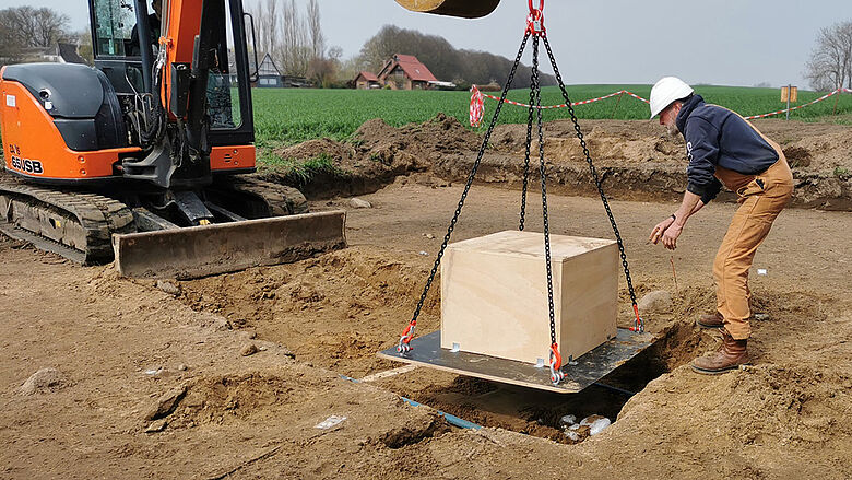 Bagger bei Blockbergung
