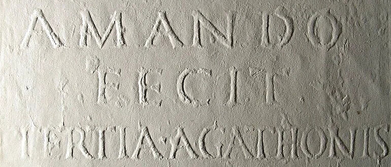 Abklatsch der Grabinschrift