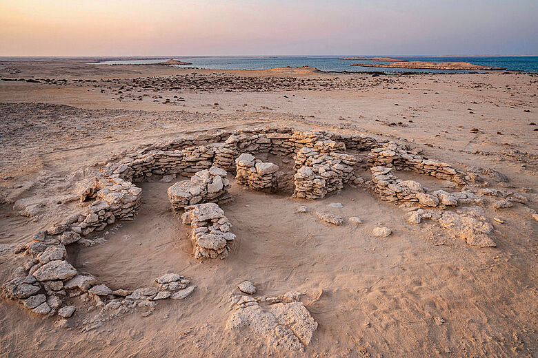 Mauerreste der neu entdeckten jungsteinzeitlichen Besidlung auf der Insel Ghagha (VAE) 