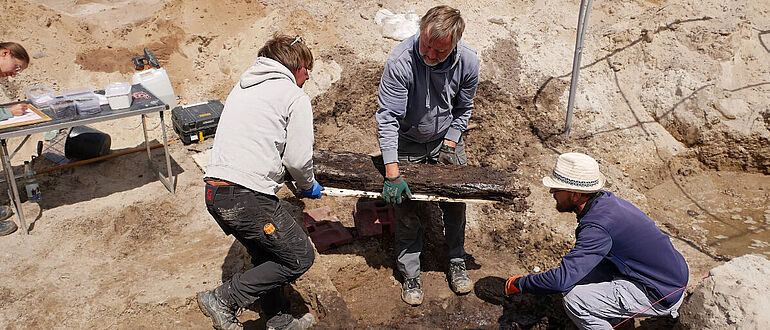Bergung von Holzfunden