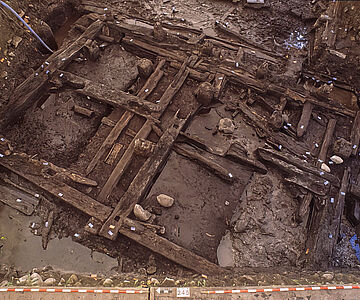 Unterkonstruktion eines römerzeitlichen Holzgebäudes