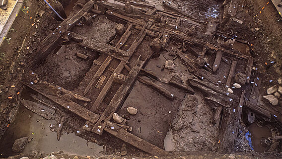 Unterkonstruktion eines römerzeitlichen Holzgebäudes