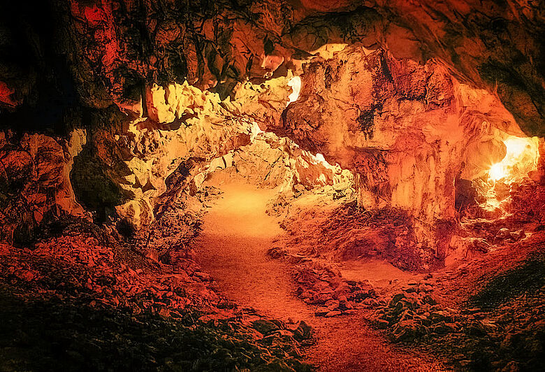Höhlenhalle Hohle Fels