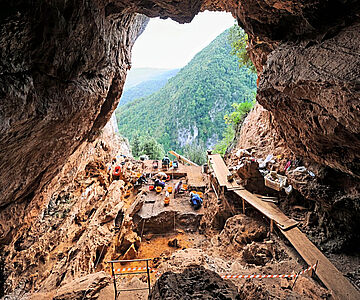 Ausgrabung in der Grotta della Monaca