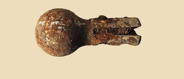 Auch ein Teil der Steuerinstrumente aus dem Cockpit des Wracks gehört zu den Oberflächenfunden (Foto: LWL)