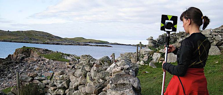 Vermessung des einstigen deutschen Handelsplatzes in Gunnister Voe, Northmavine, Shetland