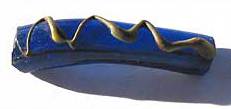 Glasarmring-Fragment mit gelber Fadenauflage Glasarmring-Fragment mit gelber Fadenauflage
