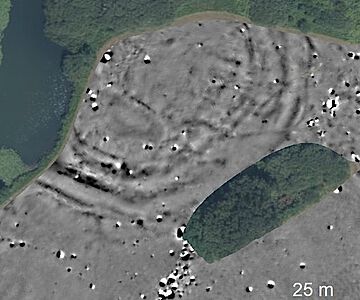 Das Magnetik-Bild zeigt im grau gefärbten Bereich deutlich die Gräben der einstigen Niederungsburg