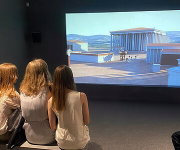 Ausstellungsbesucherinnen